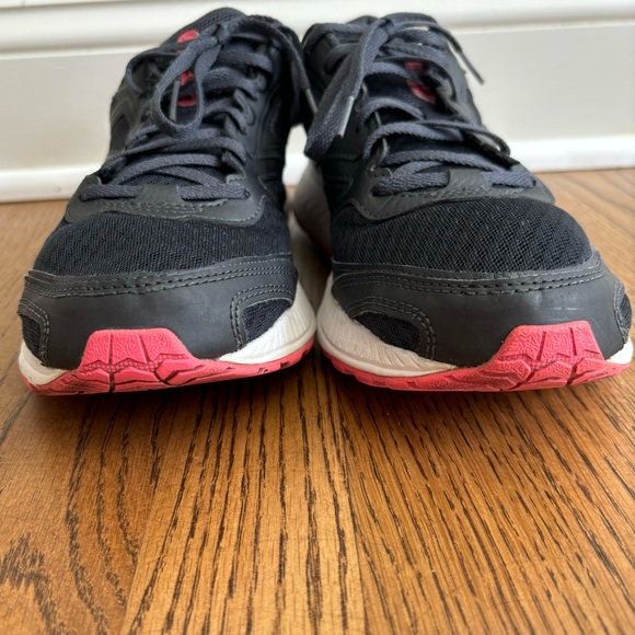 Sold Saucony Cohesion 12 Running Shoe Dark Grey & Pink Womens Size 11 - Picture 14 of 14